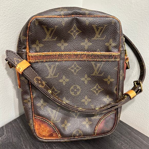 Louis Vuitton Danube Crossbody - Picture 1 of 11